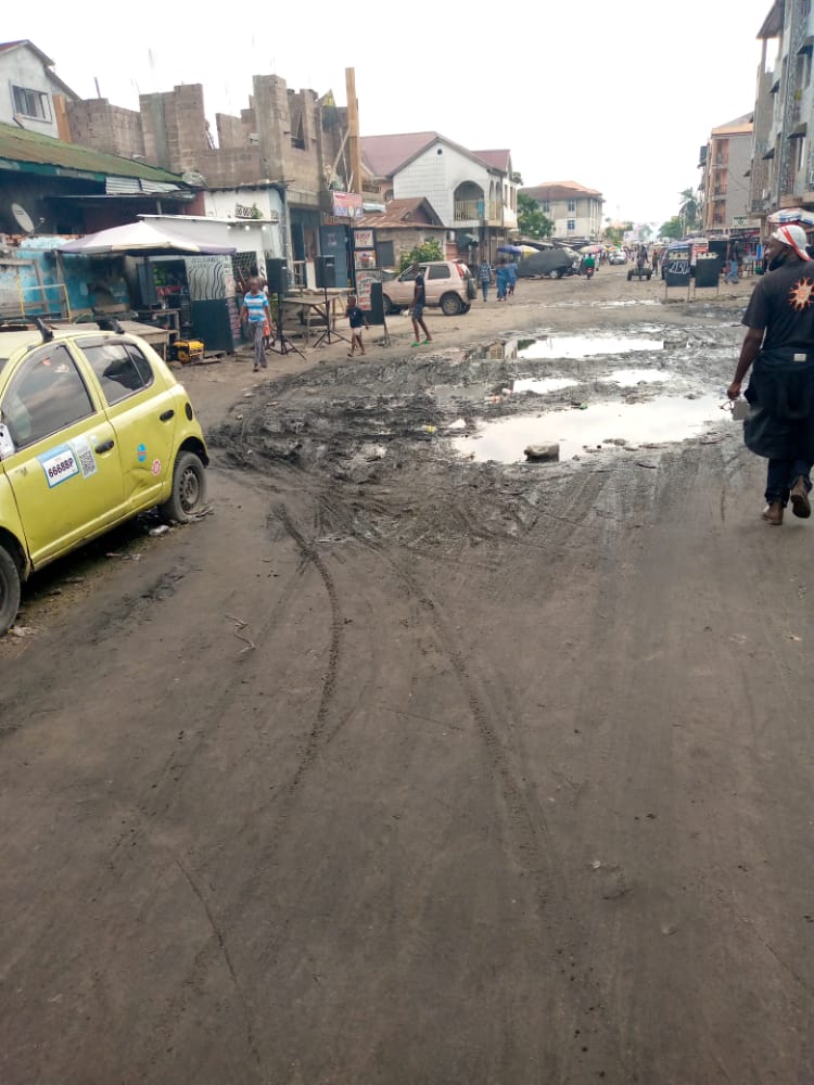 Parcelle à vendre à Kinshasa Kasa vubu, sur la route principale