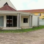 Maison à vendre à lubumbashi golf méteo sur l'asphalte