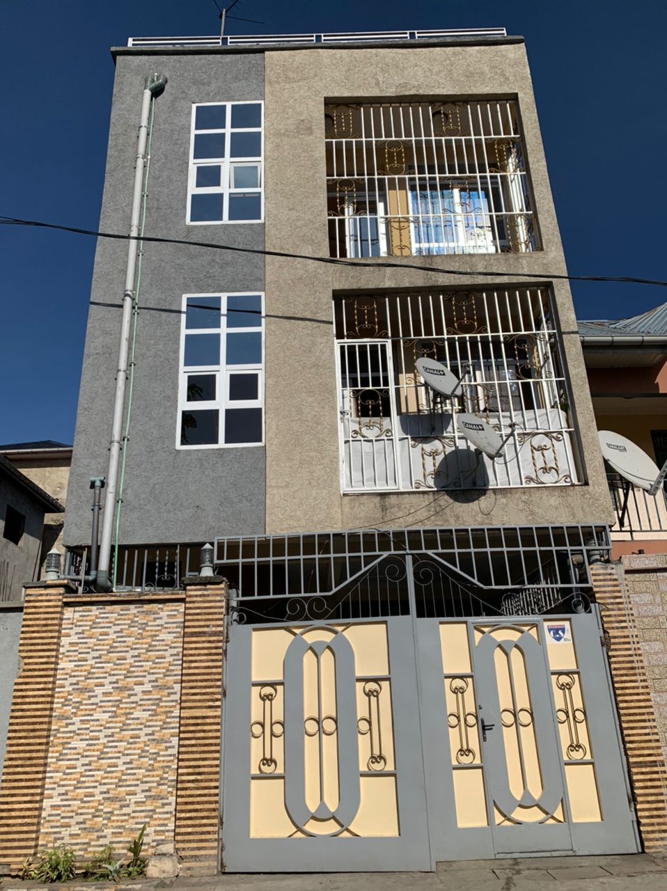 Appartement à louer 3 chambres à Lemba Salongo