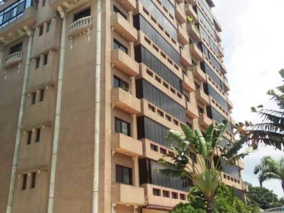 IMMEUBLE A VENDRE A KINSHASA GOMBE