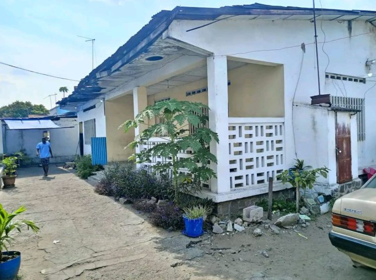 Une grande Parcelle à Vendre à Kinshasa Limete