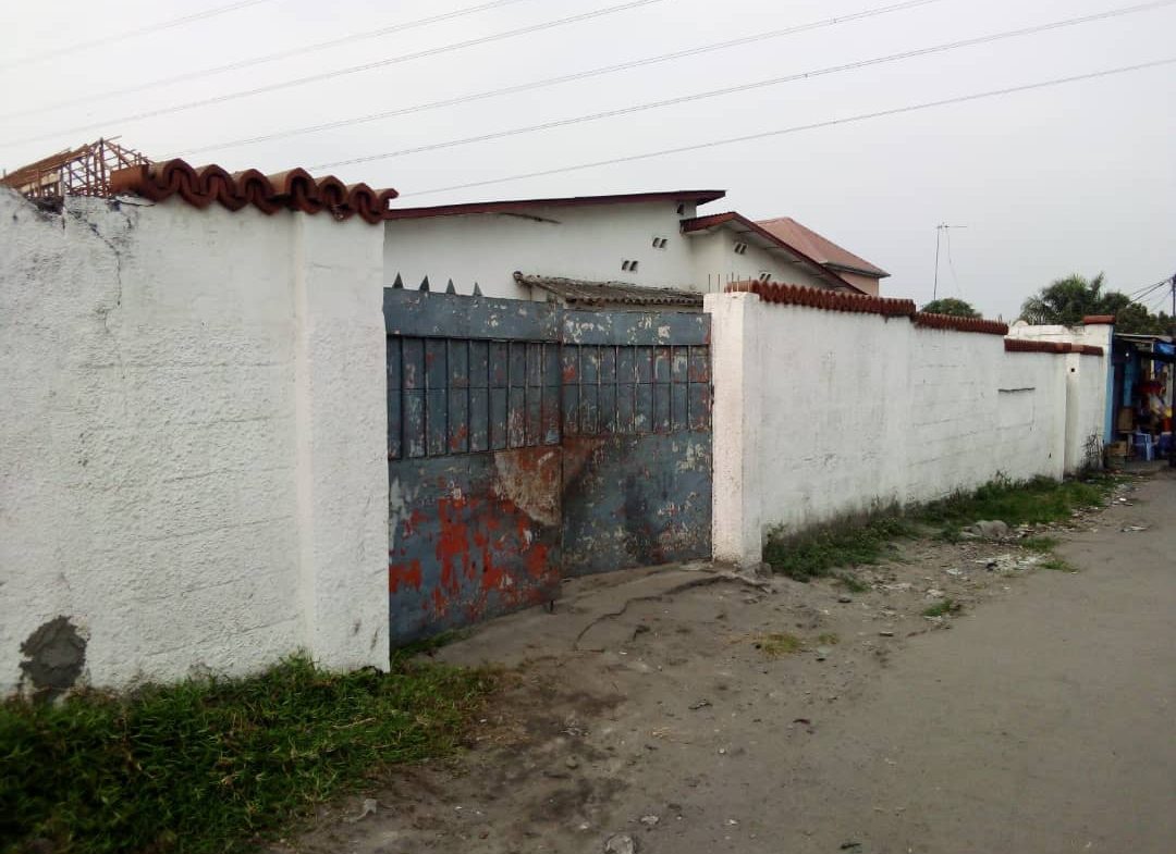 Parcelle à vendre à Kinshasa Matete