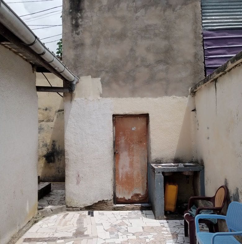 Maison à vendre à Kinshasa dans la commune de Ngaliema, Q. Djelo-Binza