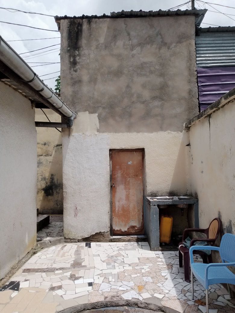 Maison à vendre à Kinshasa dans la commune de Ngaliema, Q. Djelo-Binza