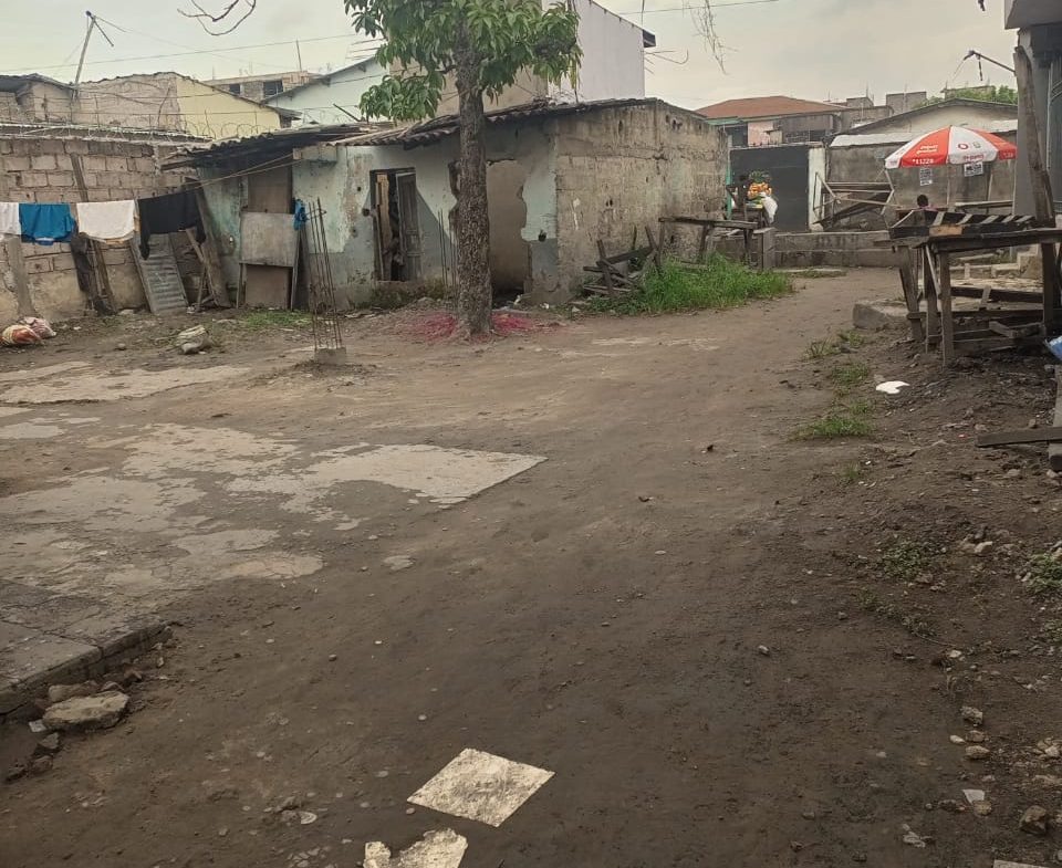 Demi terrain à Vendre à Kinshasa Barumbu