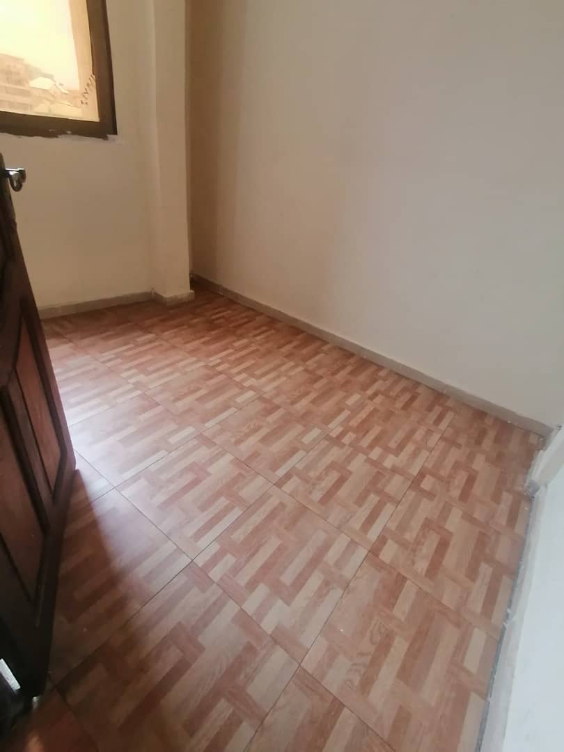 Appartement 2 chambres à louer à Lingwala