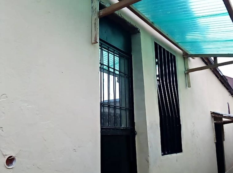 Maison 2 chambres à louer à Kinshasa Lemba Salongo