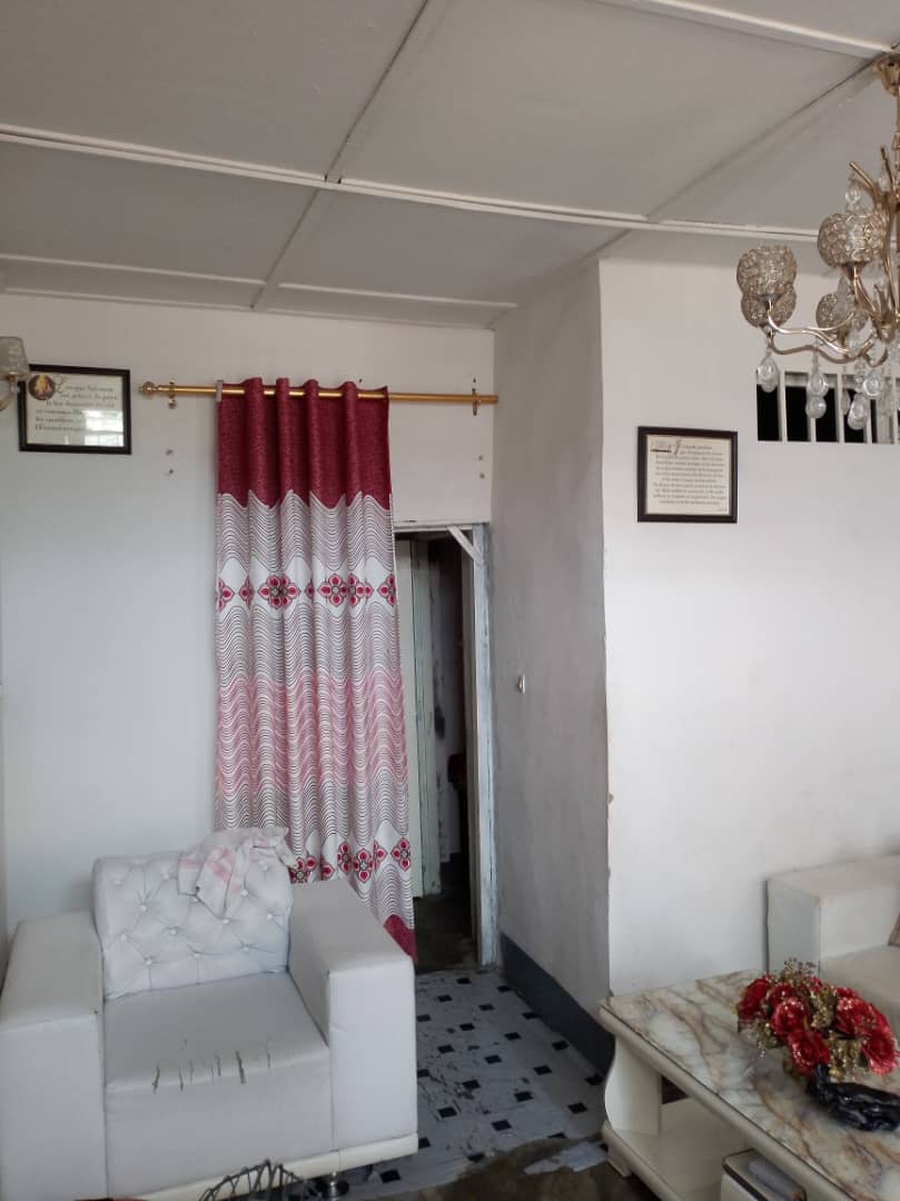 Maison à louer 2 chambres à Lemba Salongo