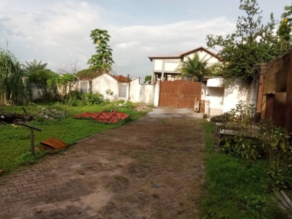 Parcelle à vendre à Ngaliema Macampagne 26 parcelle