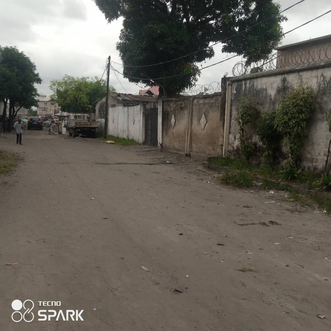 Parcelle à vendre à Kinshasa Dans la commune de Ngiri Ngiri