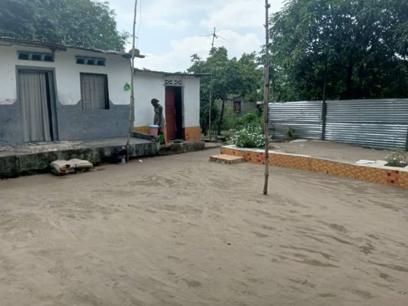 Vente parcelle avec maison Mont Ngafula 48 Vente parcelle avec maison Mont Ngafula