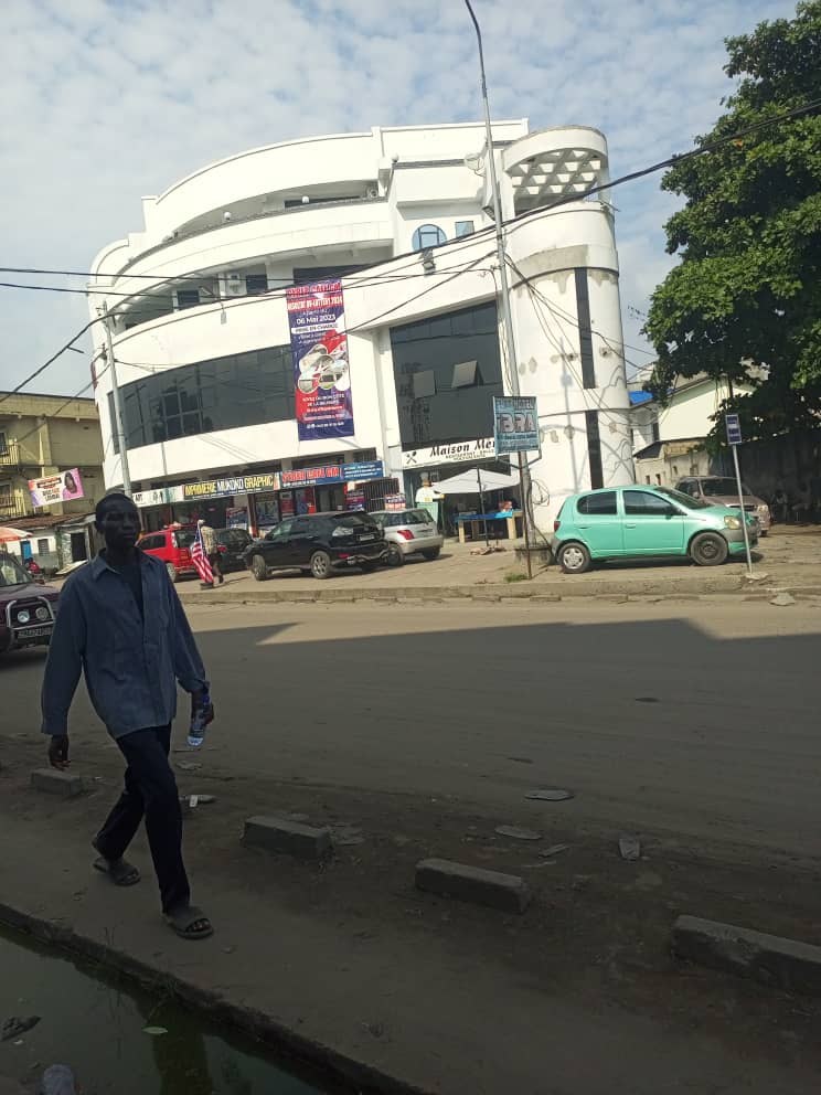 Immeuble à vendre à Kinshasa Lemba