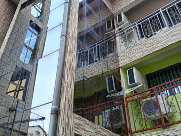 Parcelle à vendre à Kinshasa Limete 6 Appartement