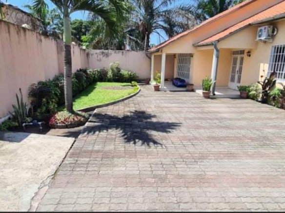 Parcelle à vendre à Kinshasa Ngaliema 6 WhatsApp Image 2023 06 16 at 13.18.20
