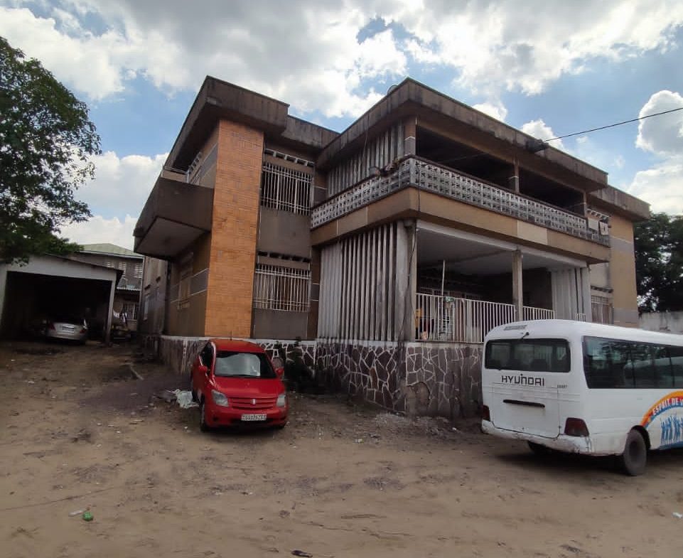 Parcelle à vendre à Kinshasa Lemba