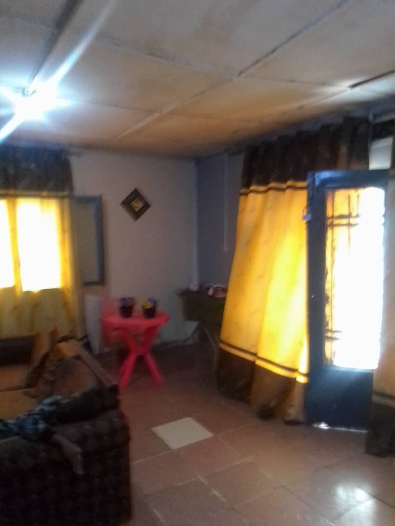Maison à louer à Kinshasa Ngaba