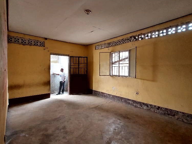 Maison à louer à Kinshasa Pompage