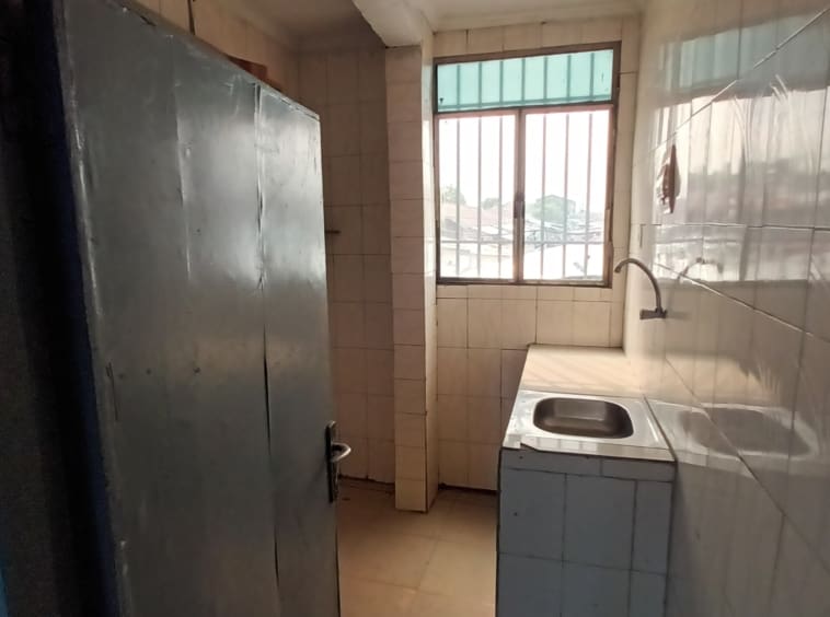 Appartement à louer au 1er Niveau à Ngaliema Mboka Sika