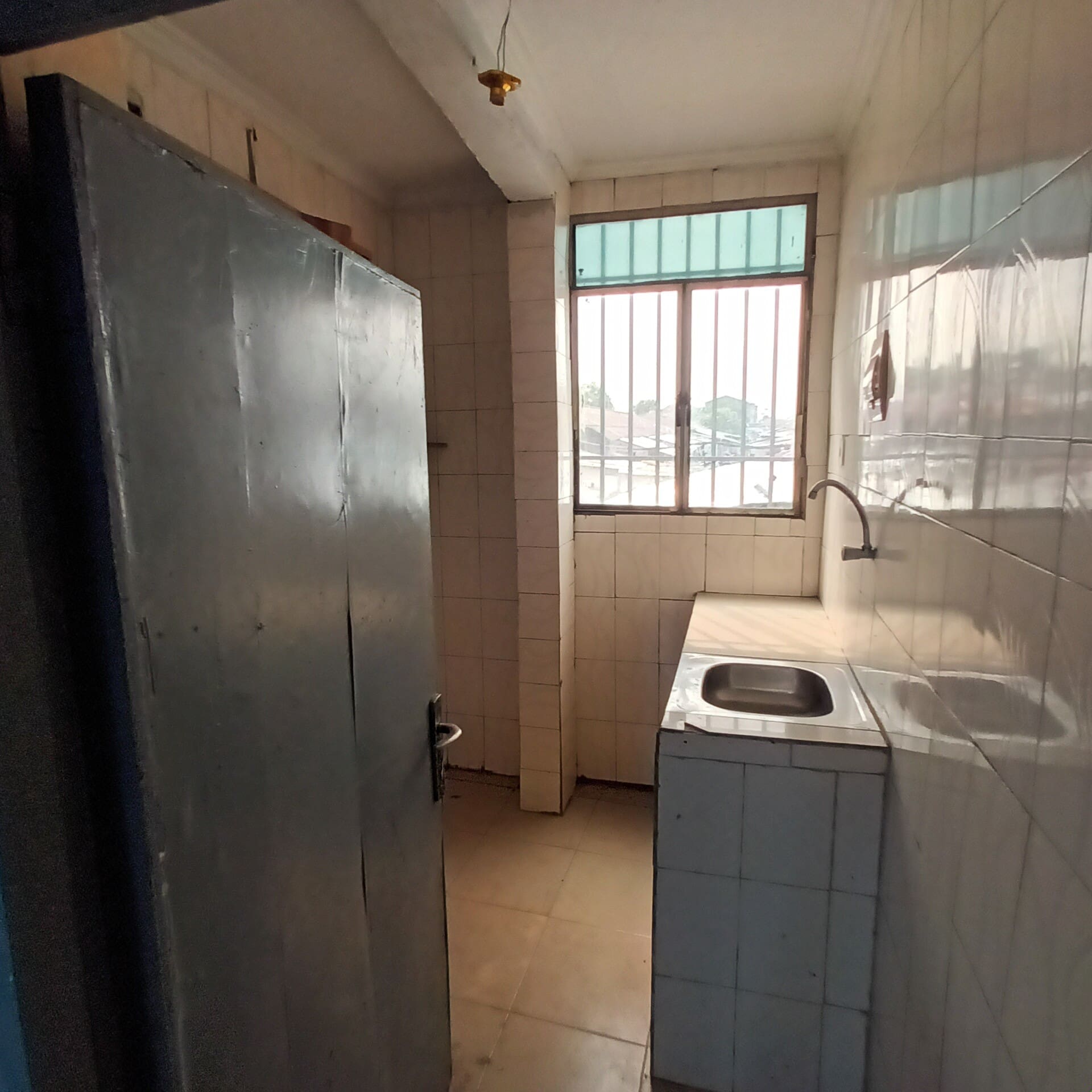 Appartement à louer au 1er Niveau à Ngaliema Mboka Sika