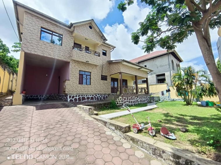 Villa en vente à Kinshasa Mont-ngafula