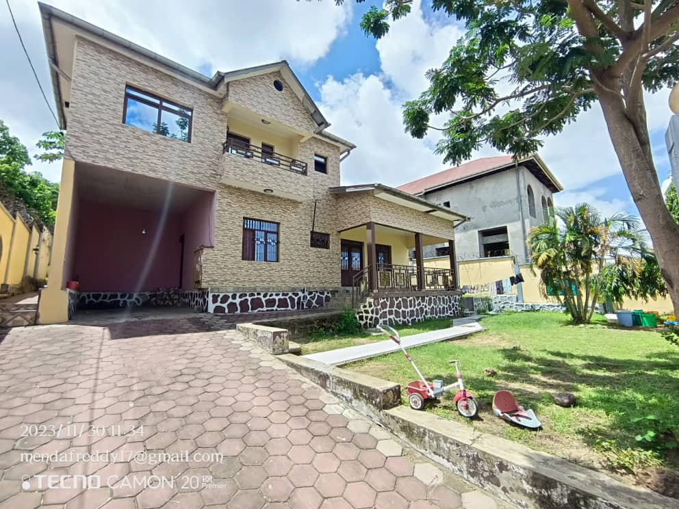 Villa en vente à Kinshasa Mont-ngafula