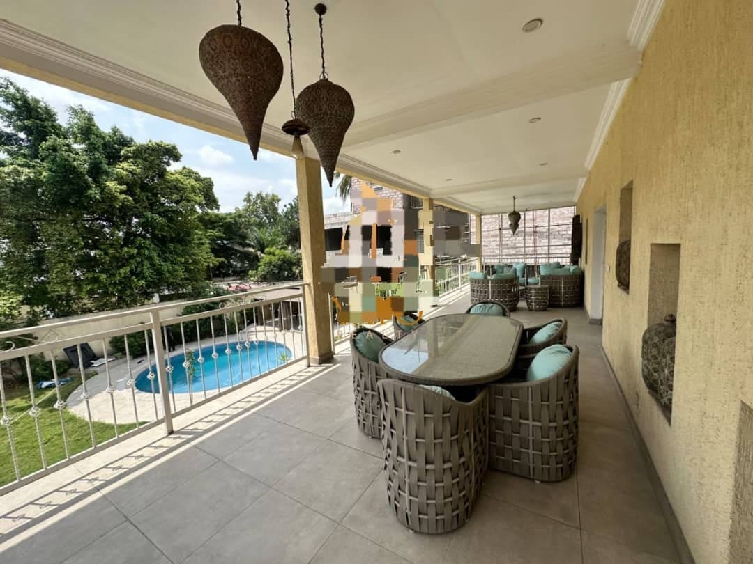 Superbe Villa avec Piscine mise en Location à GOMBE