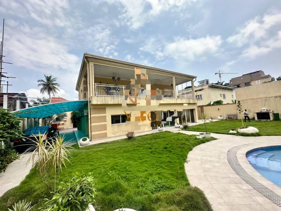Superbe Villa avec Piscine mise en Location à GOMBE