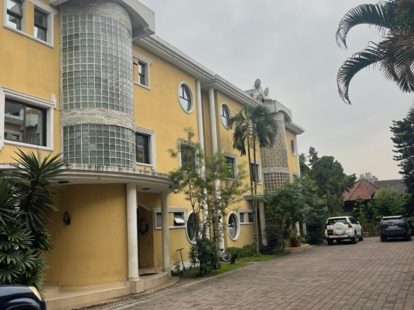 Appartement en duplex à louer à Kinshasa Gombe 20 WhatsApp Image 2024 04 30 at 19.34.35 3 1