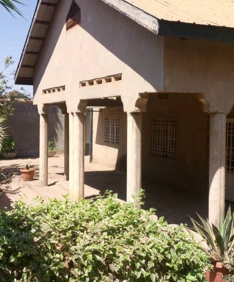 Deux maison à maison à vendre au quartier Gambela