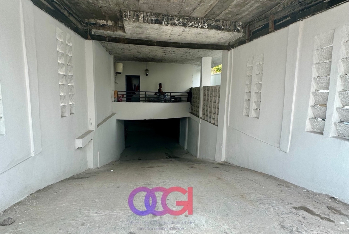 Appartement à louer à Gombe 