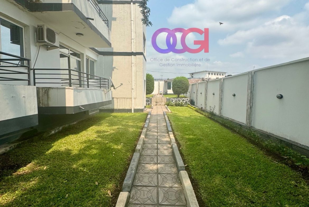 Appartement à louer à Gombe 