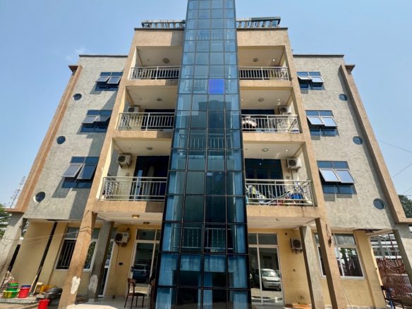 Appartement nouvellement construit à louer à kintambo / Chanic bon emplacement 42 appartement