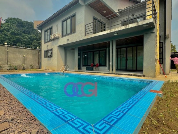 Belle Villa avec Piscine mise en location à BINZA PIGEON 18 Villa