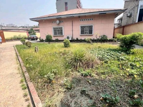 Parcelle à vendre à Kintambo OUA 18 Parcelle à vendre