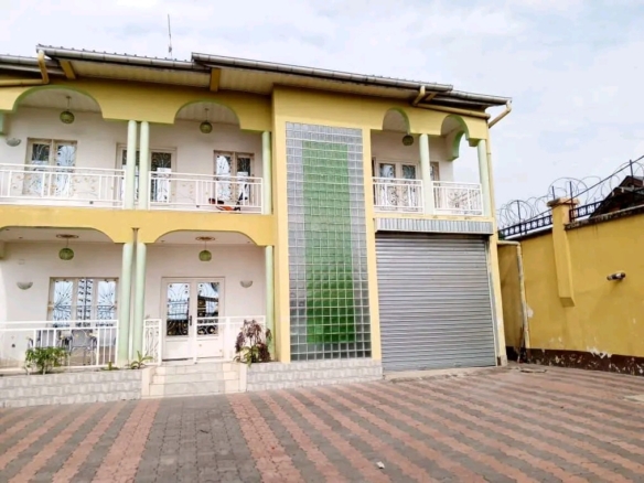 VENTE D'UN IMMEUBLE À NGALIEMA BINZA PIGEON 20 VENTE D'UN IMMEUBLE
