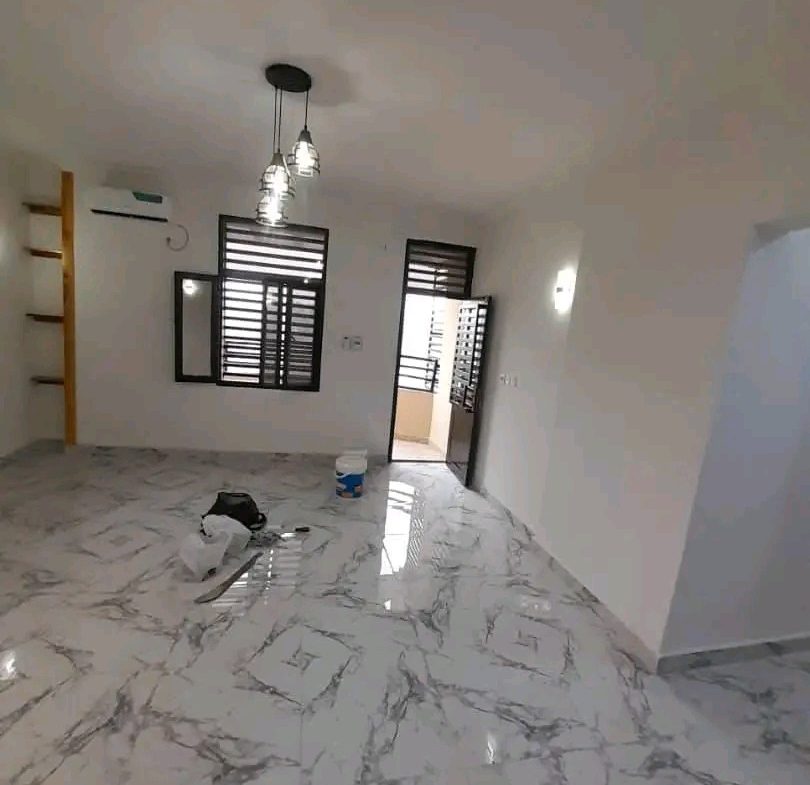 APPARTEMENT À LOUÉ