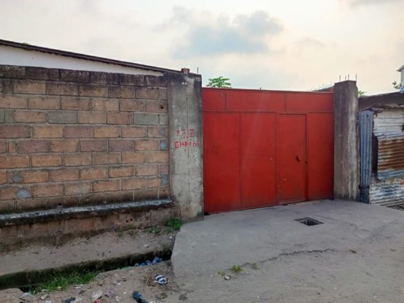 Vente parcelle avec grande maison à Ngiri-Ngiri 6 scaled 1003808486