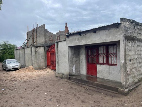 VENTE PARCELLE EN ÉTAGE DE R+1 INACHEVÉ KINKOLE N'SELE 12 VENTE PARCELLE