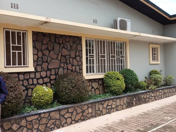 Maison à louer à Lubumbashi sur SQUARE/ CARREFOUR 6 Maison