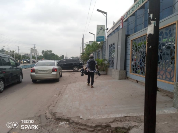 Vente d'un terrain déjà clôturé avec portail à Kinshasa LIMETE 4 terran