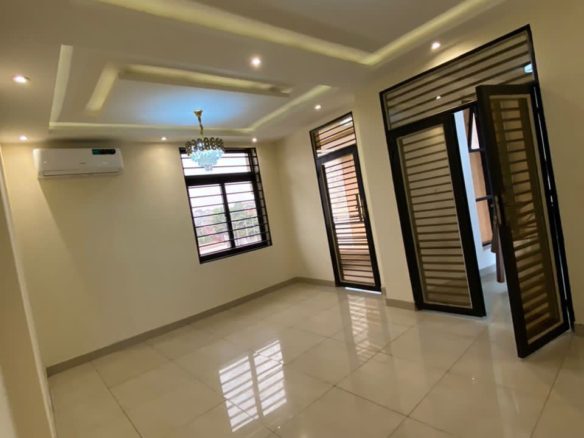 Location d'un appartement macapagne place commercial 20 appartement
