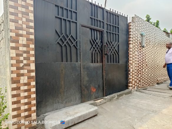 KINKOLE JUVEL REFERENCE PONT 10/15 AVEC 3 PORTES DE LOCATAIRES CLÔTURER, PORTAIL À 10 MINUTES DU BOULEVARD PRIX 17.000$**CONTACT : 0912332916* 8 scaled 1000527077