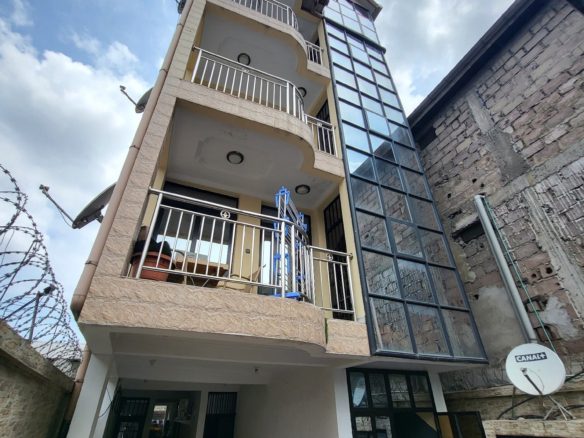 APPARTEMENT AU REZ-DE-CHAUSSÉE MEUBLE D'UNE CHAMBRE 34 appartement