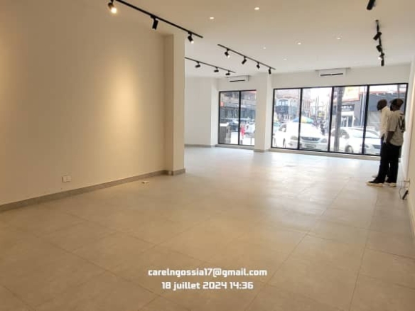 Espace commercial à louer GOMBE 32 parcelle