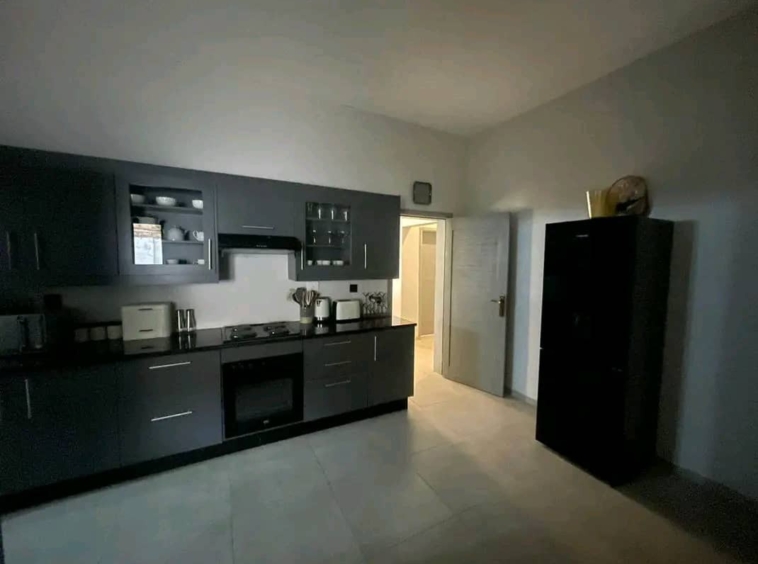 APPARTEMENT MEUBLÉ