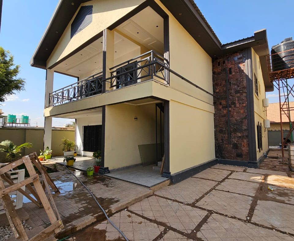 MAISON À LOUÉ