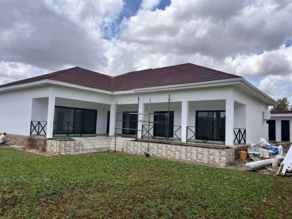 VILLA À VENDRE À LUBUMBASHI AU GOLF LE BATTANT 24 VILLA