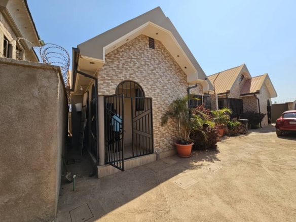 MAISON À LOUÉ À LUBUMBASHI AU GOLF FAUSTIN 18 MAISON À LOUÉ