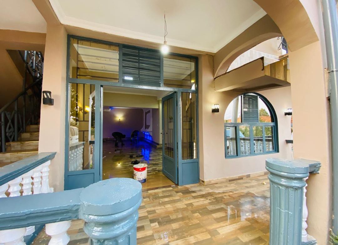 APPARTEMENT À LOUÉ
