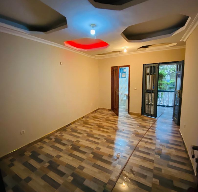 APPARTEMENT À LOUÉ